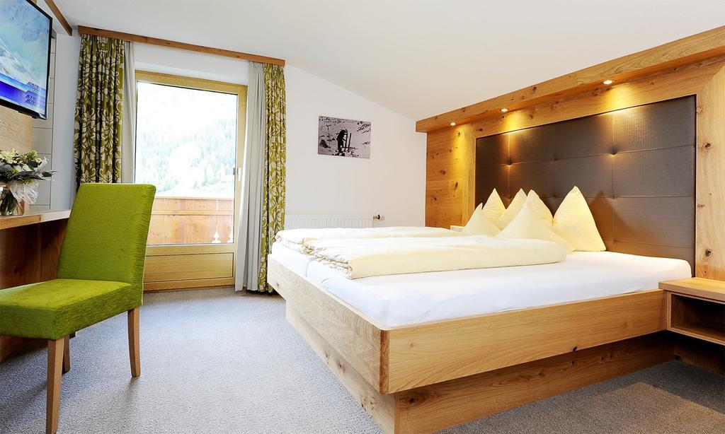 Apart Christine - Silvrettacard-Sommer Inklusive Galtuer Room photo