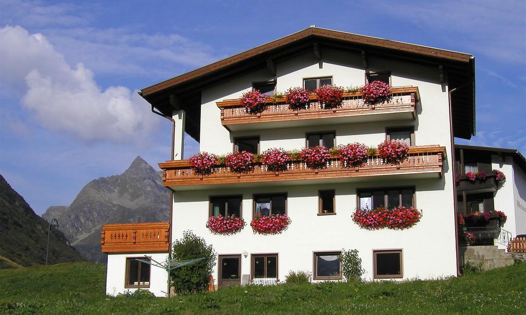 Apart Christine - Silvrettacard-Sommer Inklusive Galtuer Exterior photo