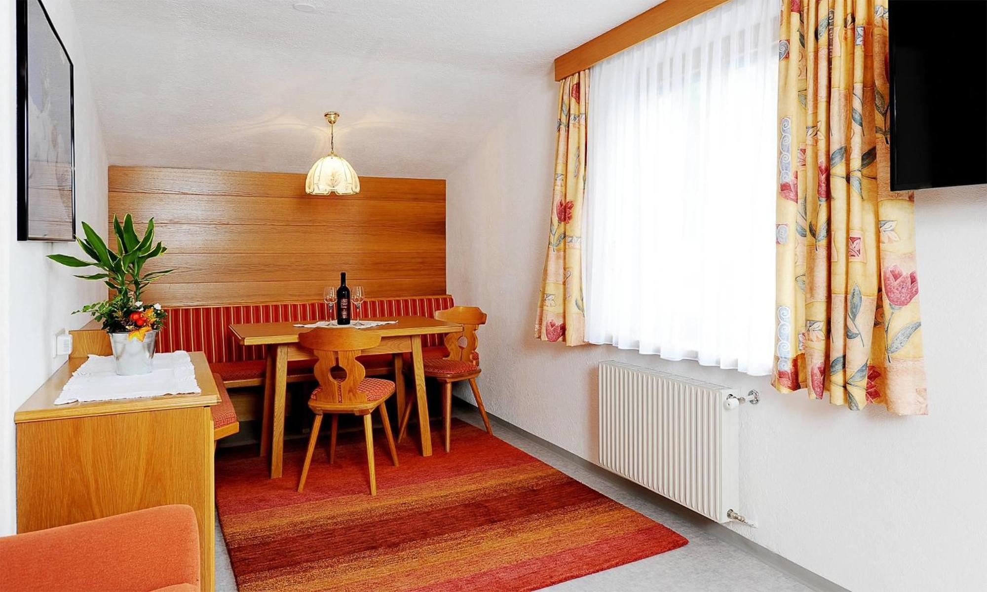 Apart Christine - Silvrettacard-Sommer Inklusive Galtuer Room photo